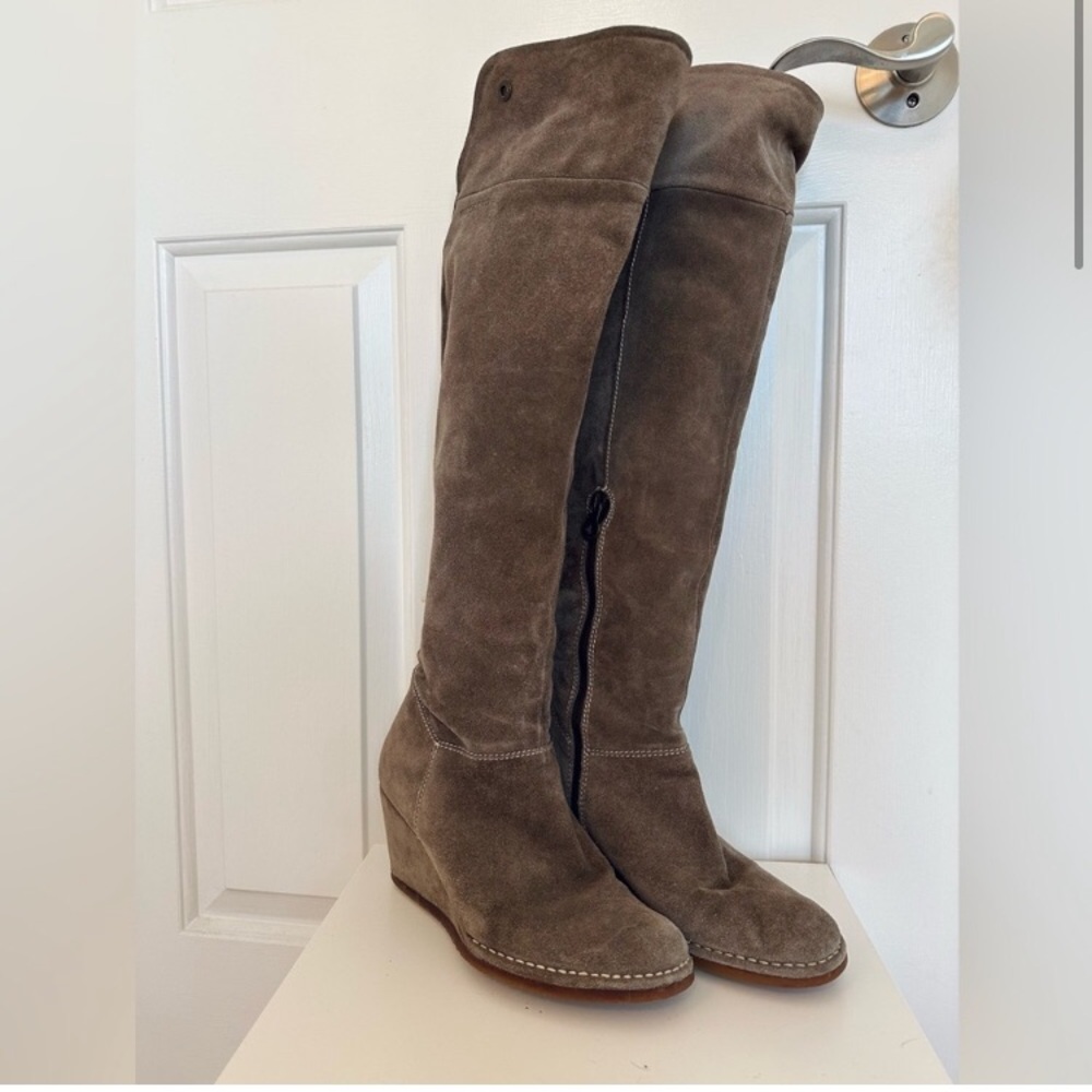 Pedro Mialles Taupe brown Suede over the knee leather boots. Size 9.